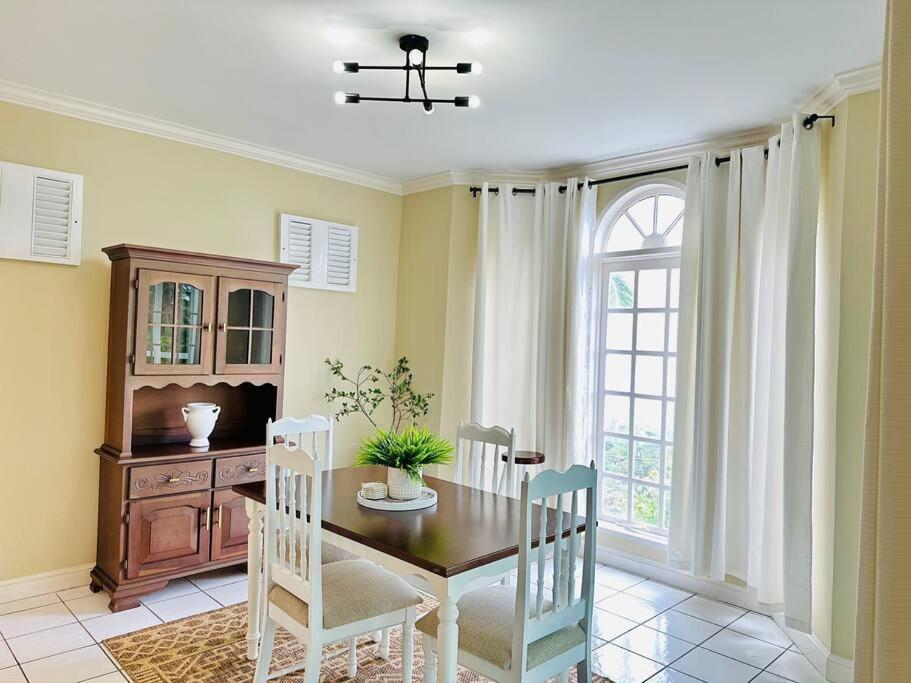 Falcon Islandview - Airport Pickup Available - 24Security Montego Bay Exterior foto